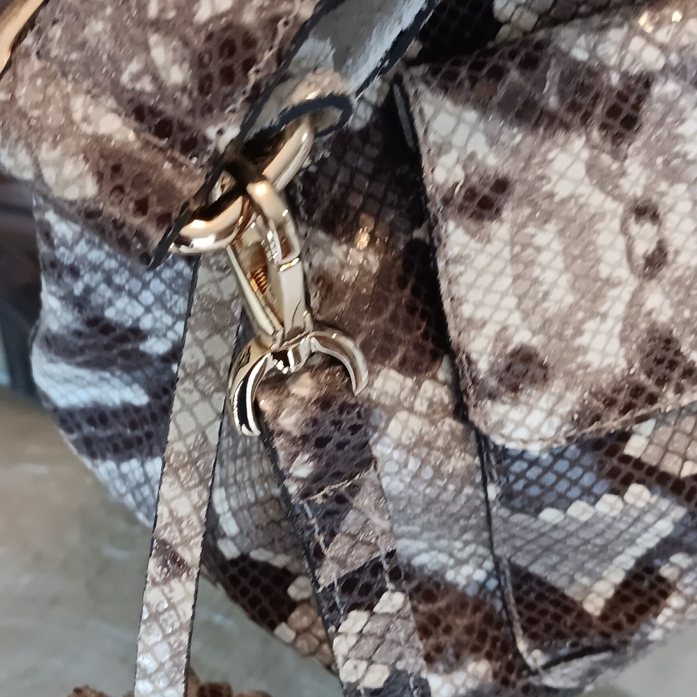 ABullucci Handbag! - Picture 2 of 16